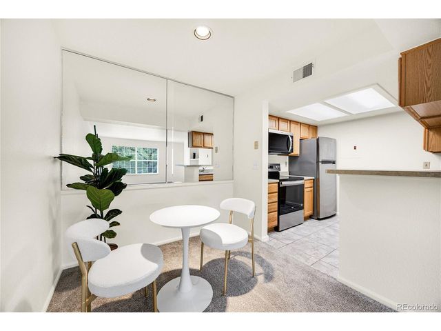9212 E Arbor Cir E, Englewood, CO 80111