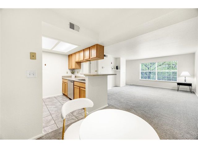 9212 E Arbor Cir E, Englewood, CO 80111
