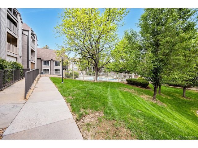 9212 E Arbor Cir E, Englewood, CO 80111