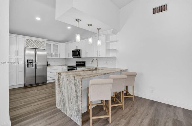 9912 S 61st Way S A, Boynton Beach, FL 33437