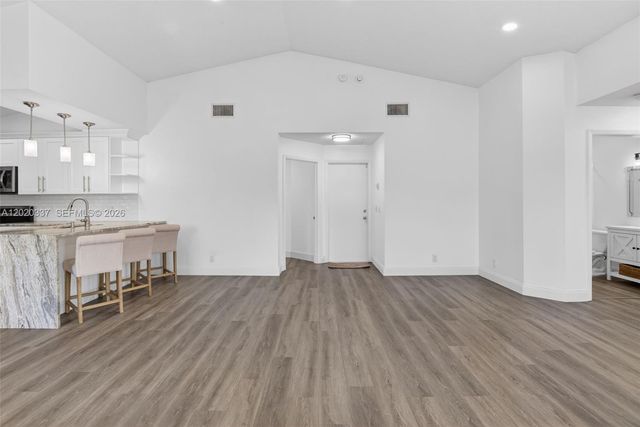 9912 S 61st Way S A, Boynton Beach, FL 33437