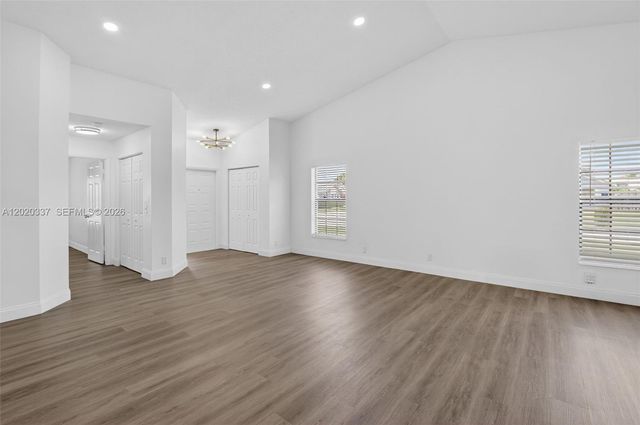 9912 S 61st Way S A, Boynton Beach, FL 33437