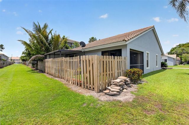 9912 S 61st Way S A, Boynton Beach, FL 33437