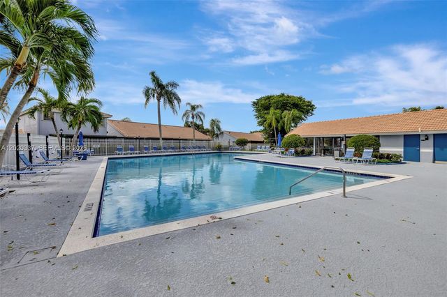 9912 S 61st Way S A, Boynton Beach, FL 33437