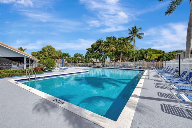 9912 S 61st Way S A, Boynton Beach, FL 33437