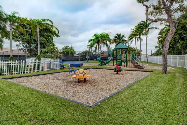 9912 S 61st Way S A, Boynton Beach, FL 33437