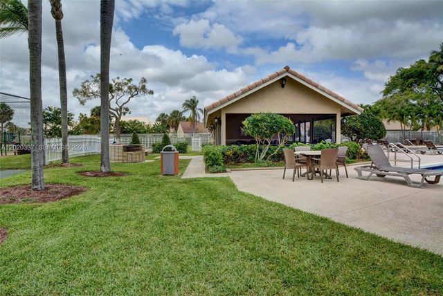 9912 S 61st Way S A, Boynton Beach, FL 33437