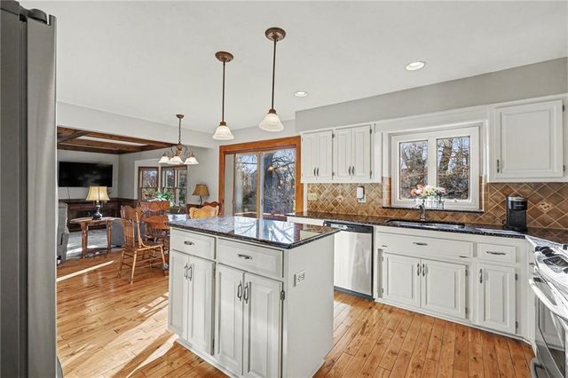 9217 Tomashaw Lane, Lenexa, KS 66219