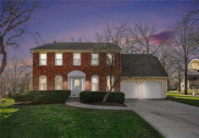 9217 Tomashaw Lane, Lenexa, KS 66219