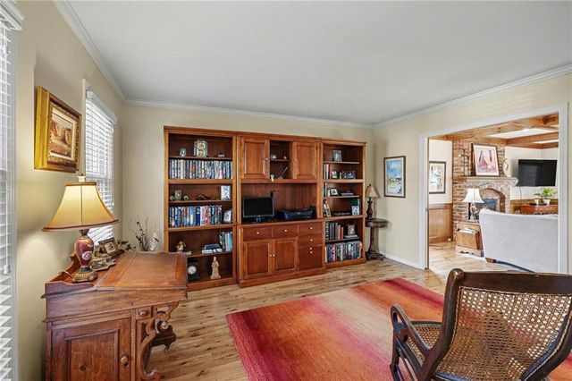 9217 Tomashaw Lane, Lenexa, KS 66219