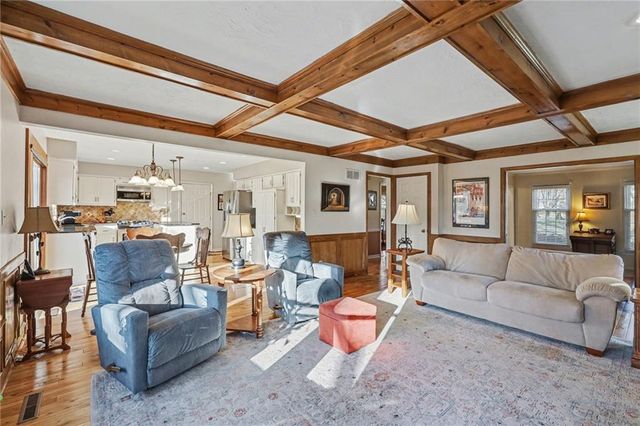 9217 Tomashaw Lane, Lenexa, KS 66219