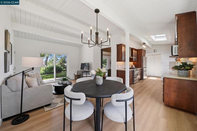 78 Claremont Ave, Orinda, CA 94563