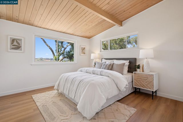 78 Claremont Ave, Orinda, CA 94563