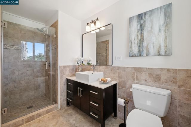 78 Claremont Ave, Orinda, CA 94563