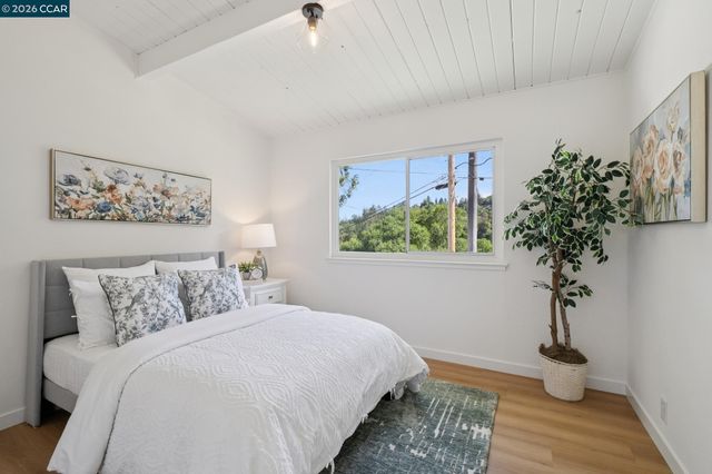 78 Claremont Ave, Orinda, CA 94563