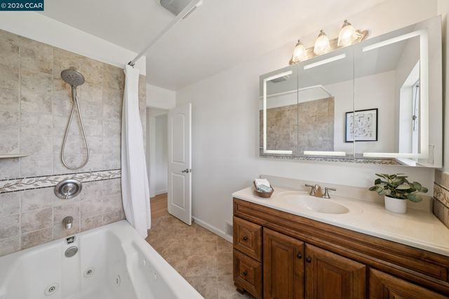 78 Claremont Ave, Orinda, CA 94563