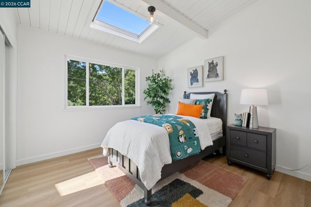 78 Claremont Ave, Orinda, CA 94563