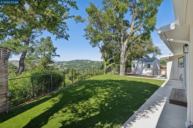 78 Claremont Ave, Orinda, CA 94563