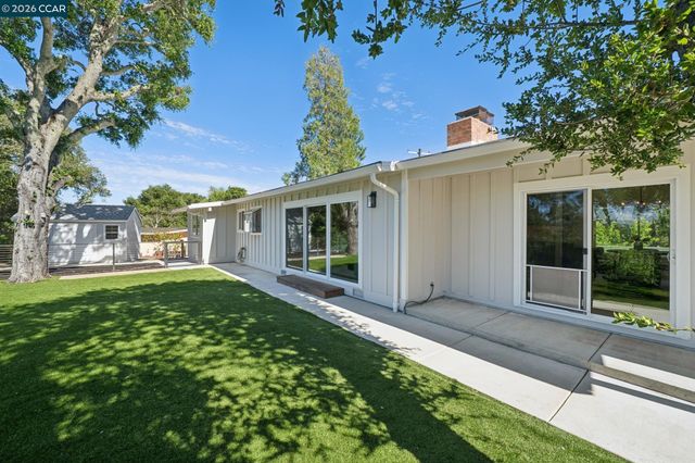 78 Claremont Ave, Orinda, CA 94563