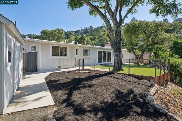 78 Claremont Ave, Orinda, CA 94563