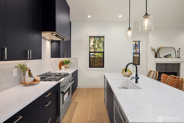 15016 SE 22nd Street, Bellevue, WA 98007