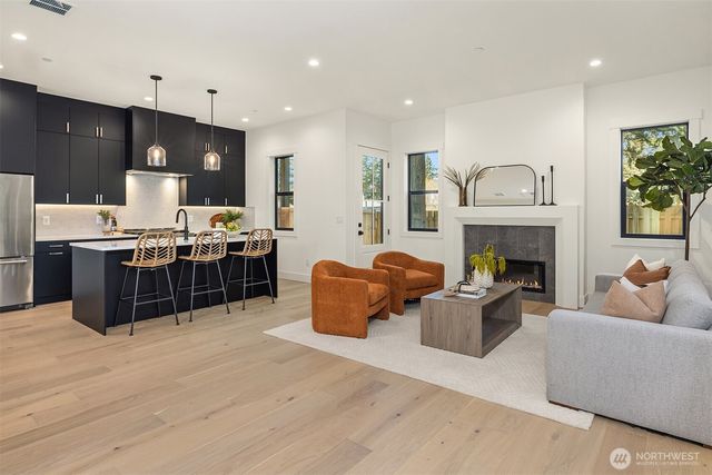 15016 SE 22nd Street, Bellevue, WA 98007