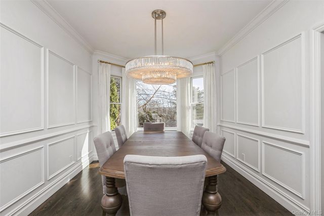 6 Valley Lane, Huntington, NY 11743