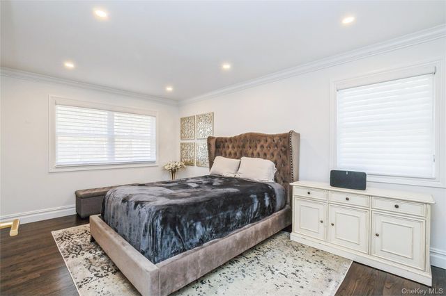 6 Valley Lane, Huntington, NY 11743