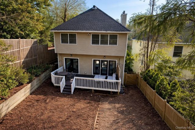 6 Valley Lane, Huntington, NY 11743