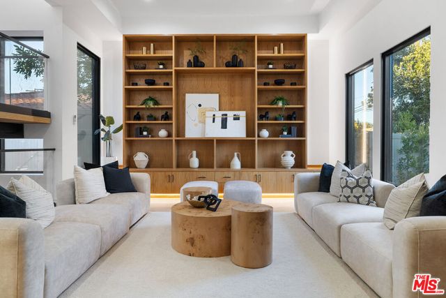 4535 Haskell Avenue, Encino, CA 91436