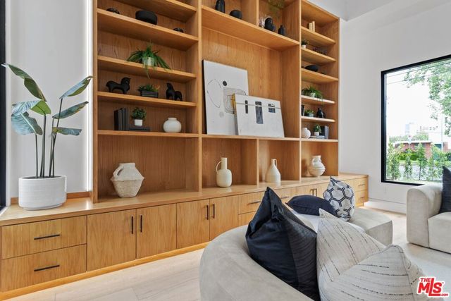 4535 Haskell Avenue, Encino, CA 91436