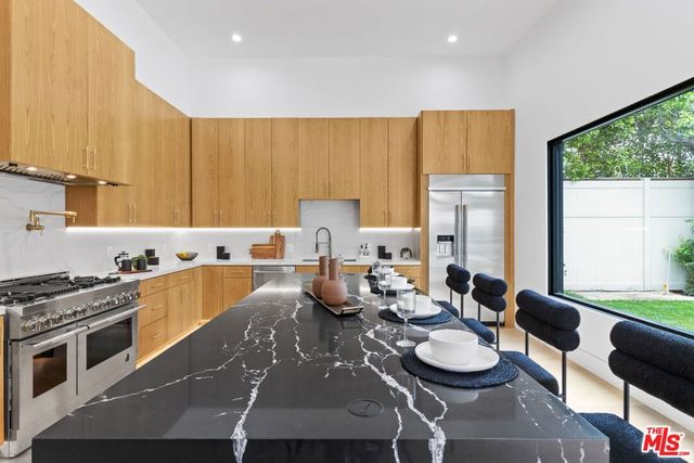 4535 Haskell Avenue, Encino, CA 91436