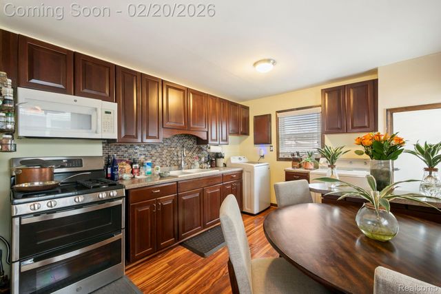 8019 Roosevelt Street, Taylor, MI 48180