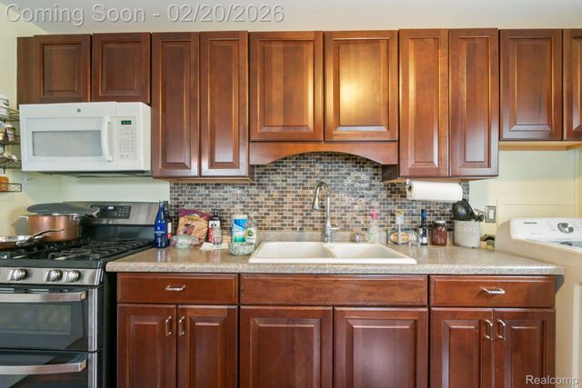 8019 Roosevelt Street, Taylor, MI 48180