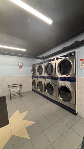 67-35 Yellowstone Boulevard 60, Forest Hills, NY 11375