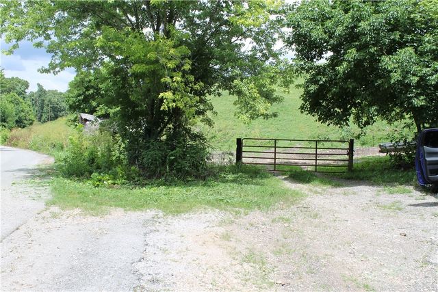 12502 Slaughter Pen Road, Bentonville, AR 72712