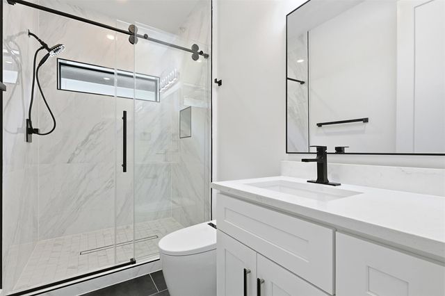 619 Rolling Oaks, Stafford, TX 77477