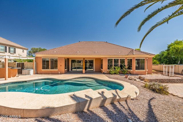 952 E FIELDSTONE Place, Chandler, AZ 85249