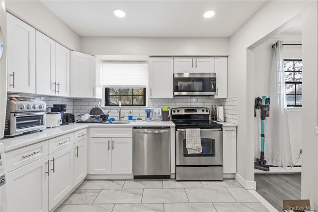 758 Stewart Avenue, Bethpage, NY 11714