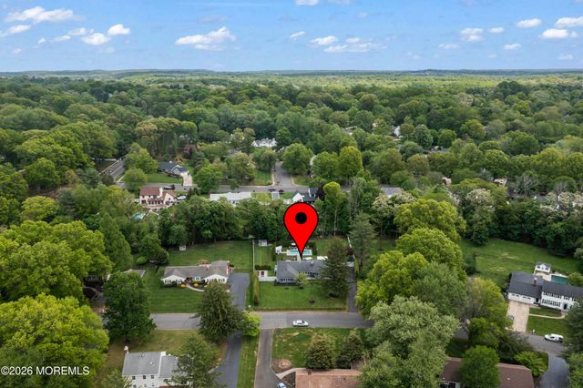 17 Ballantine Road, Middletown, NJ 07748