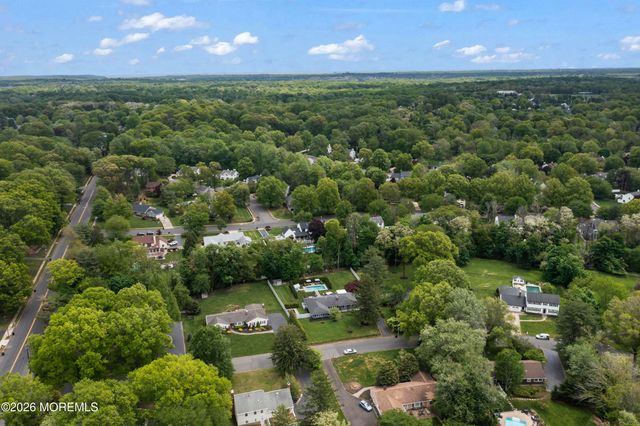 17 Ballantine Road, Middletown, NJ 07748