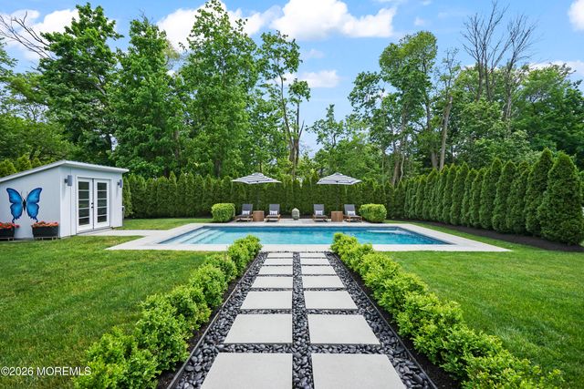 17 Ballantine Road, Middletown, NJ 07748