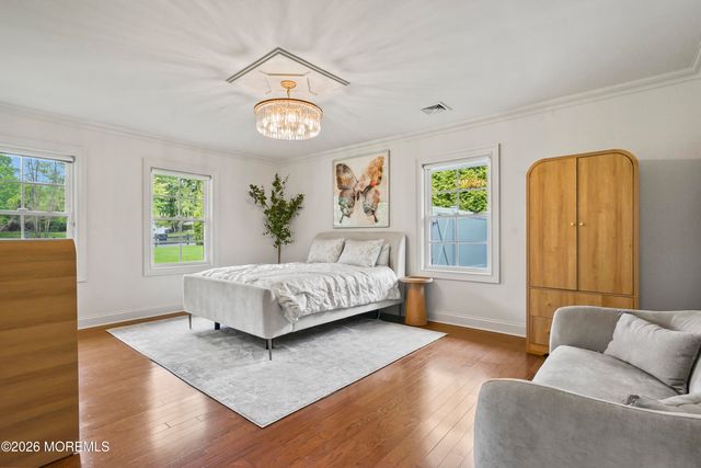 17 Ballantine Road, Middletown, NJ 07748