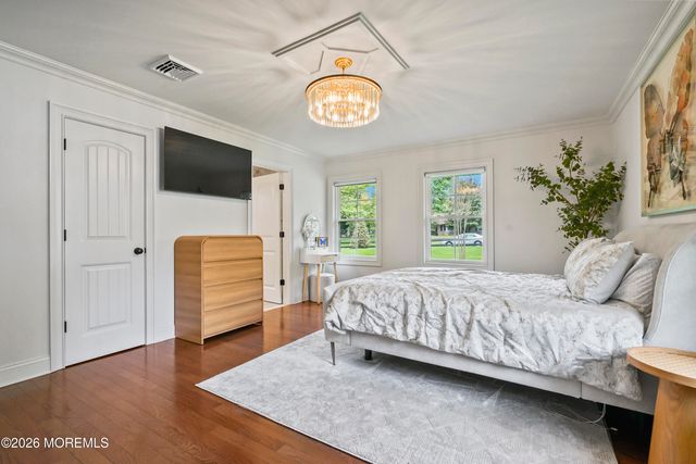 17 Ballantine Road, Middletown, NJ 07748