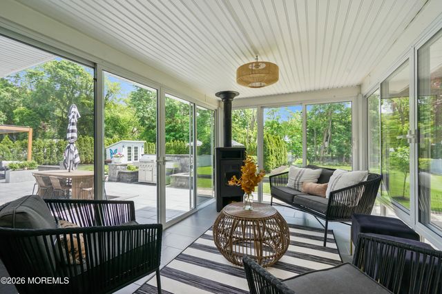 17 Ballantine Road, Middletown, NJ 07748