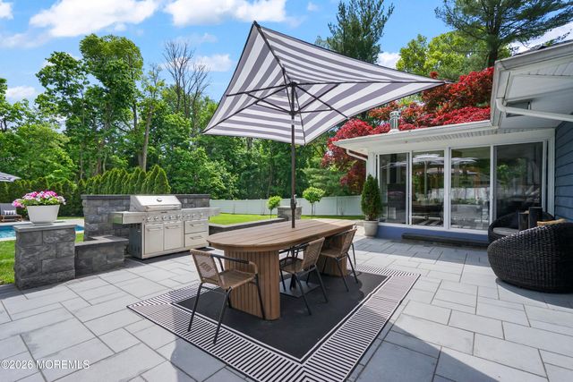 17 Ballantine Road, Middletown, NJ 07748