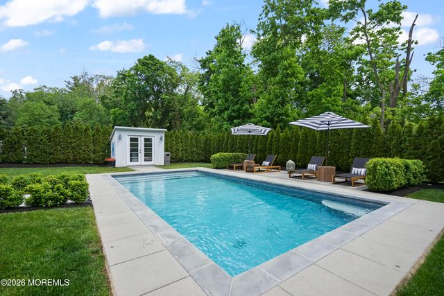 17 Ballantine Road, Middletown, NJ 07748