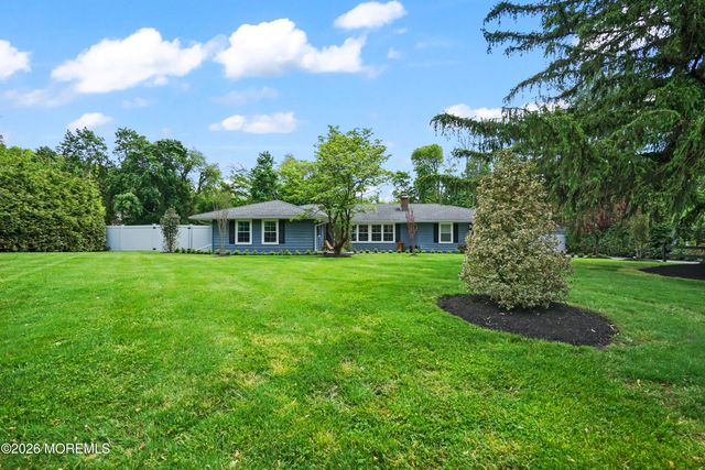 17 Ballantine Road, Middletown, NJ 07748