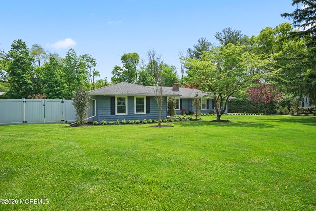 17 Ballantine Road, Middletown, NJ 07748