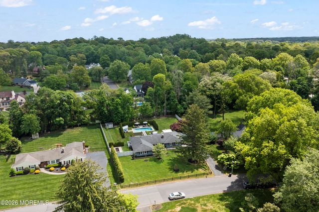 17 Ballantine Road, Middletown, NJ 07748